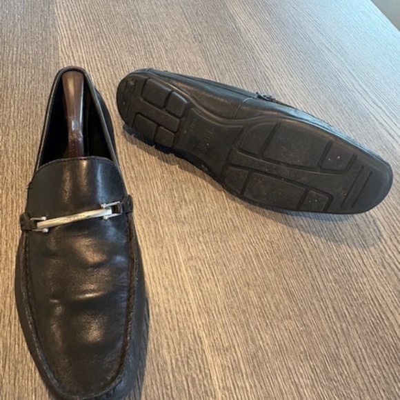 Men's Shoes - Hugo Boss - 9M - $70 with free shoe trees - Picture 2 of 4